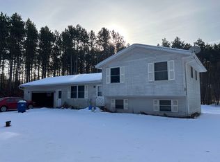 11065 E Ln, Waupaca, WI 54981