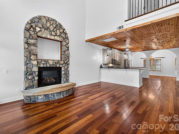 4th image of 9232 Aloysia Ln