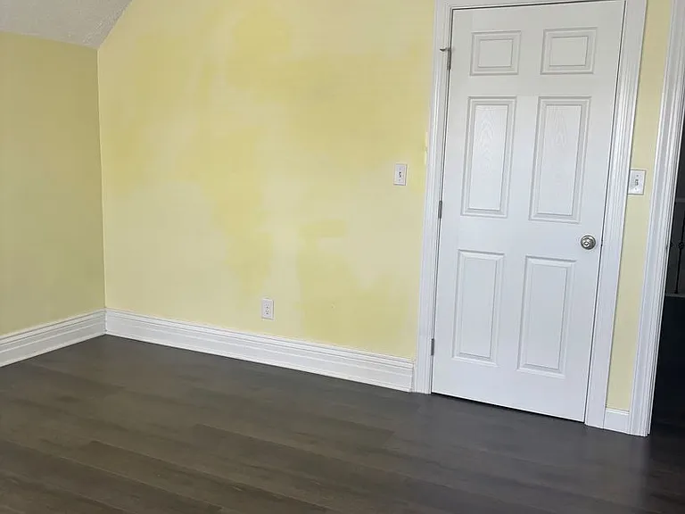 409 Parade St — Photo 11
