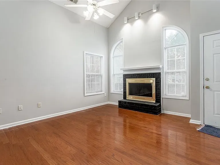 430 Auldon Ct SE — Photo 3