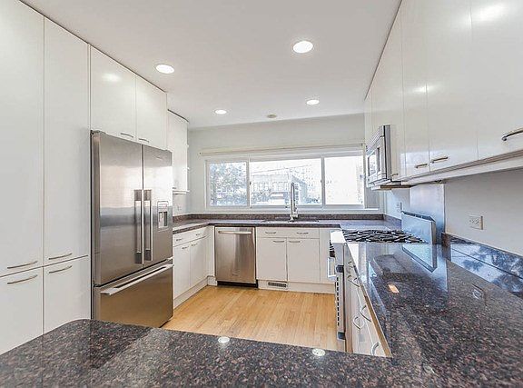 3rd image of 725 W Waveland Ave #3B