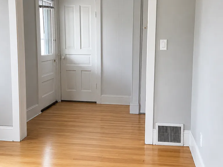 222 Park Ave — Photo 4