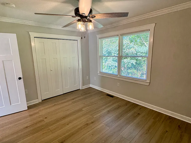 129 Larkyn Dr — Photo 7