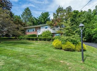 5 Helen Ct, Spring Valley, NY 10977