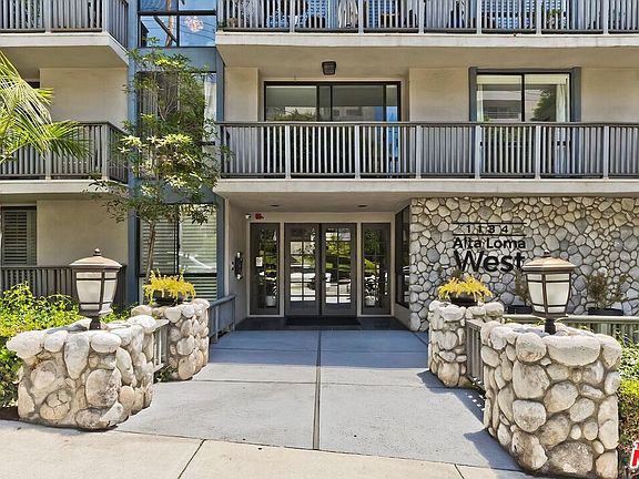 3rd image of 1134 Alta Loma Rd APT 305
