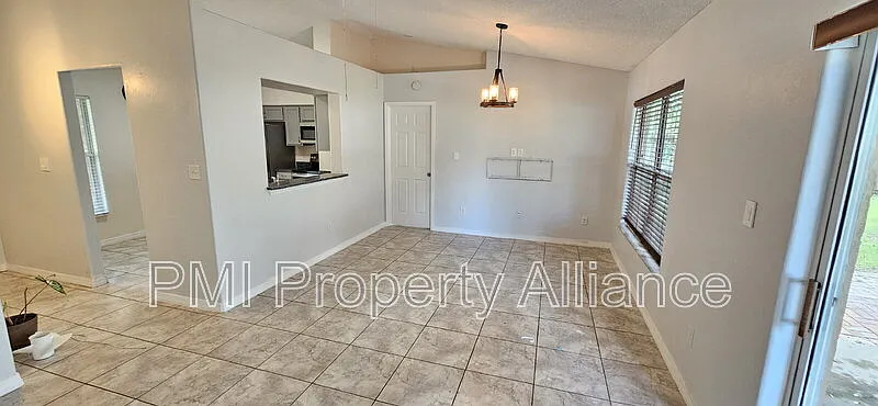 4 bed, 2.0 bath, 1236 sqft, $2,195 — Photo 3