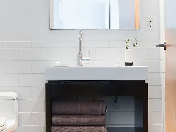 4th image of 550 W 54th St APT 1806
