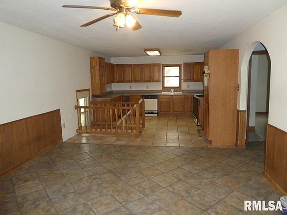 5th image of 315 N Grand Ave