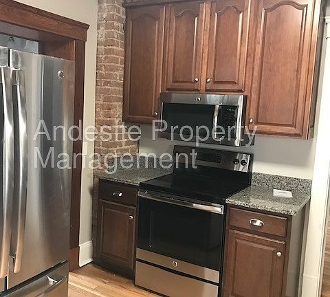 3rd image of 2059 Quail St