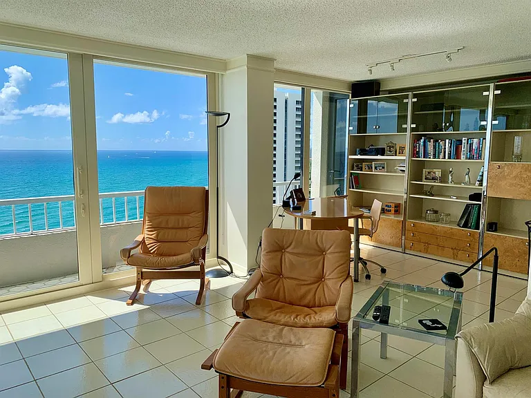5540 N Ocean Dr #Penthouse A — Photo 8