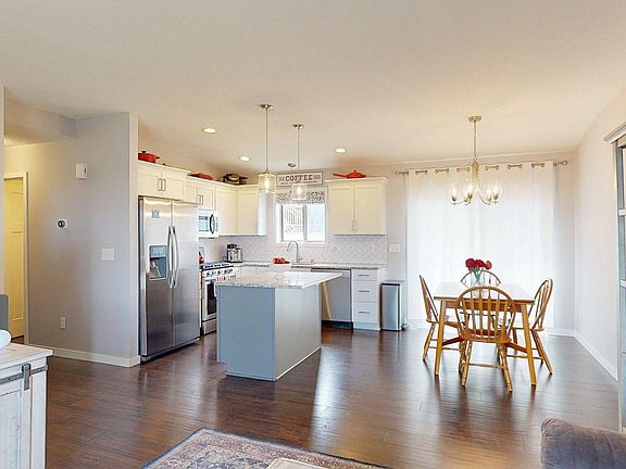 4th image of 3974 Orchardview Ln NW