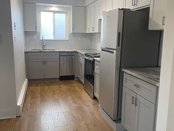 2nd image of 2301 W Forteen Mile Rd #2321