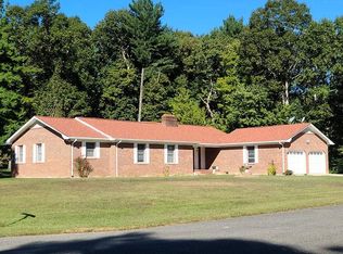 134 Forest View Dr, Mount Airy, NC 27030