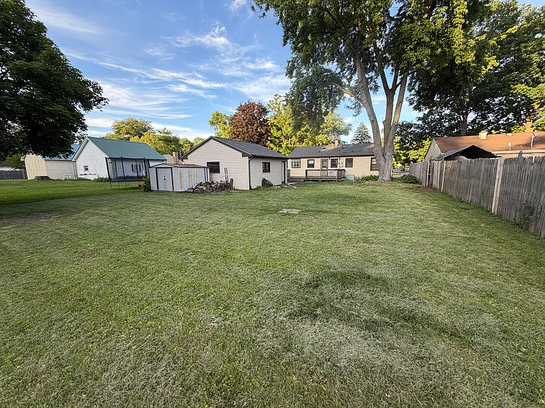 1126 S President St — Photo 15