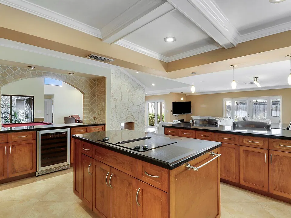 6514 Timber Ln