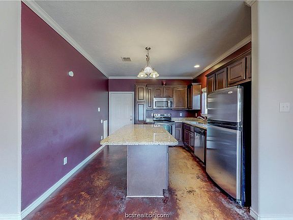 4th image of 2487 Horse Shoe Dr