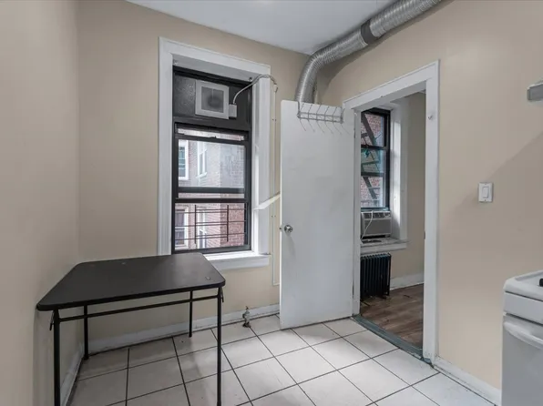 144-44 Sanford Avenue image 9 of 14