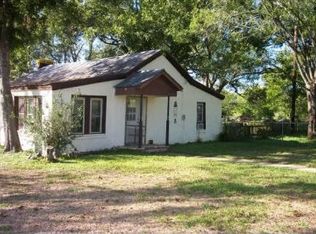 1106 Austin Rd, Luling, TX 78648
