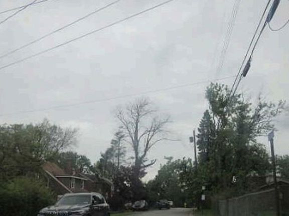 Exterior Neighborhood (street photo)