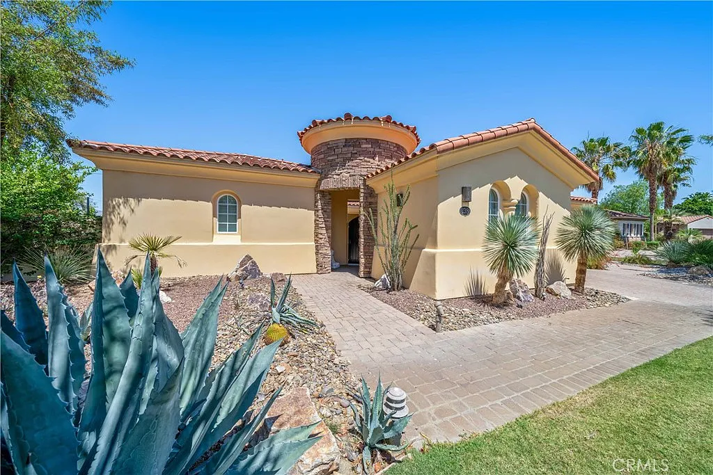 4 bed, 4.5 bath, 3598 sqft, $13,000 — Photo 4