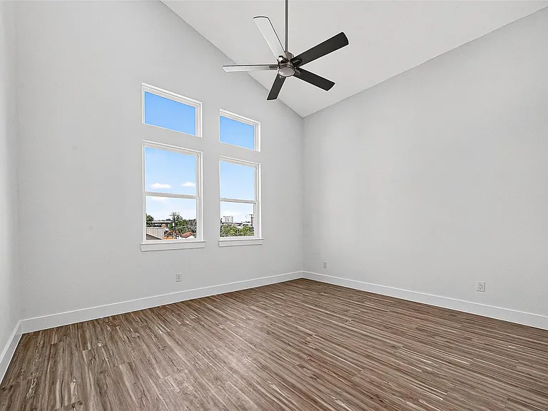 2105 Holman St — Photo 29