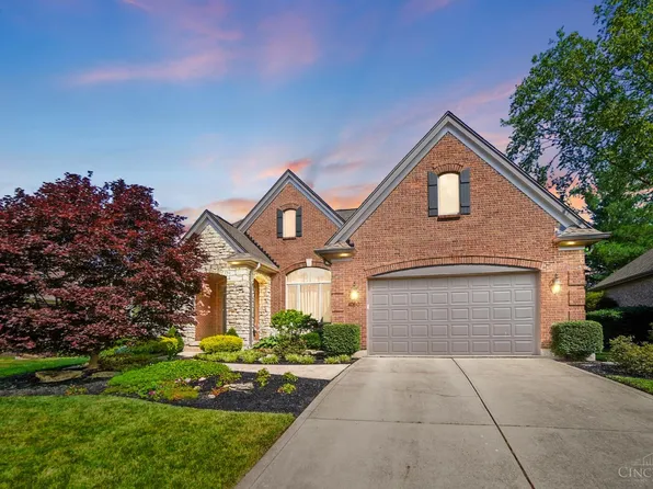 1060 Shore Point Ct, Loveland, OH 45140