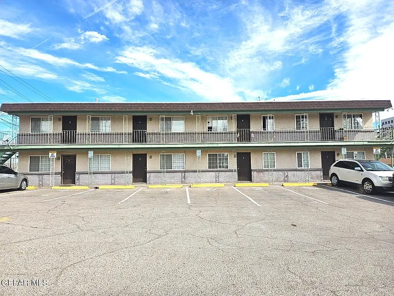 1601 N El Paso St #7 — Photo 1