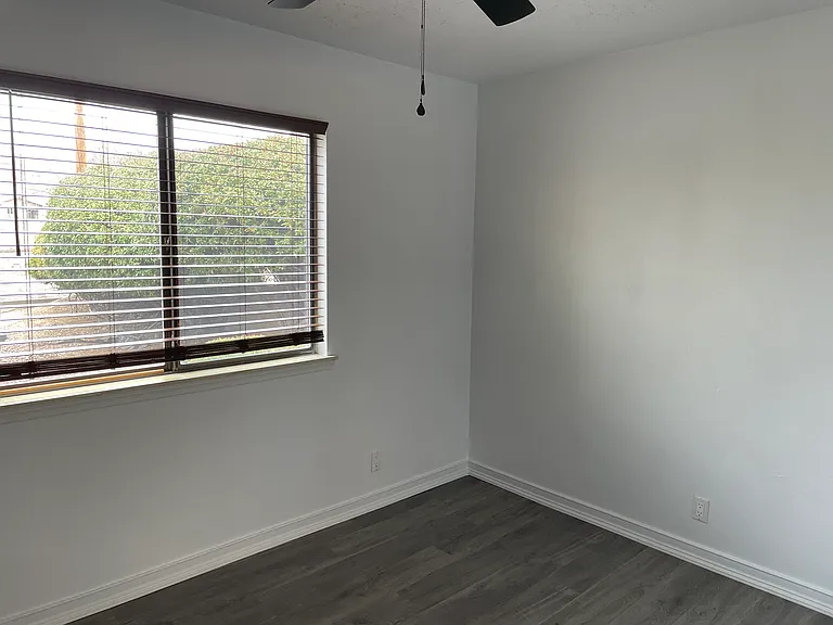 Just Renovated 2 Bed / 2 Bath Tucked Back in a Queit Foothills 4-Plex — Photo 23