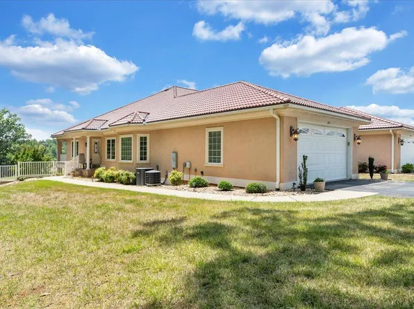 1103 San Marcos Ct, Moneta, VA 24121