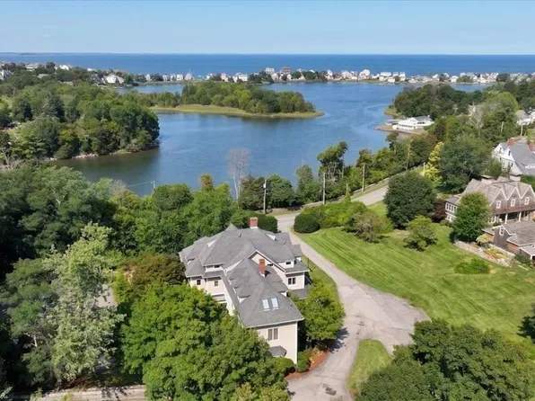 756 Jerusalem Rd APT 4, Cohasset, MA 02025