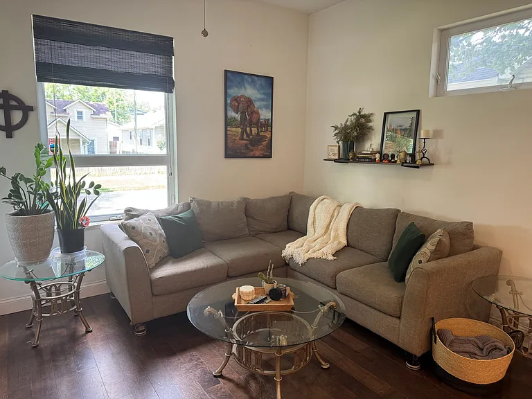 1425 Laurel St — Photo 4
