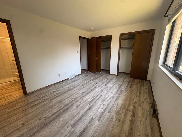 957 Roxwood Ln #C — Photo 7