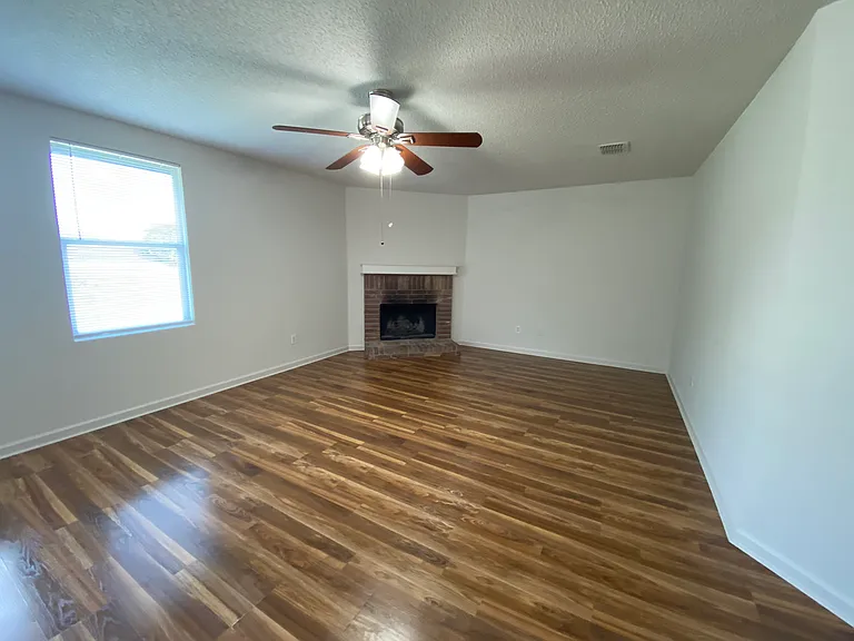 618 Marbury Way — Photo 6