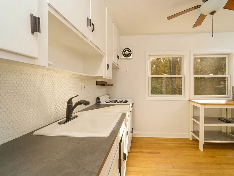 4400 Garrett Park Rd — Photo 6