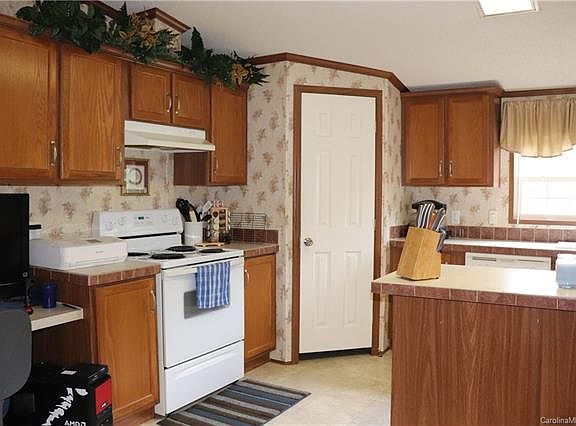 5th image of 136 Kodak Dr