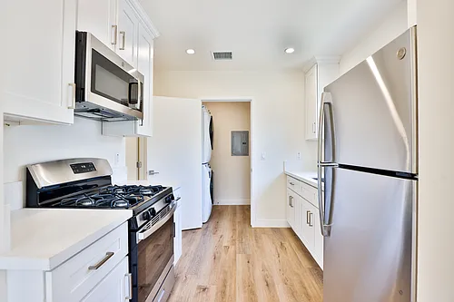 619 W 30th St #625 Photo 1