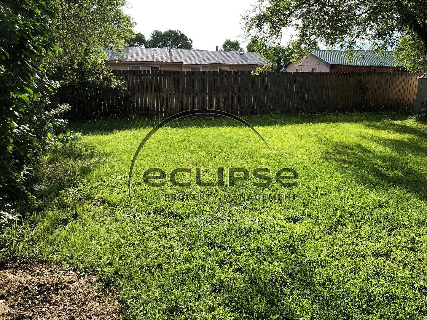 3 bed, 2.0 bath, 1044 sqft, $1,800 — Photo 2