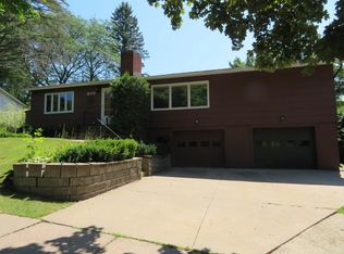 909 Nina Ave, Wausau, WI 54403
