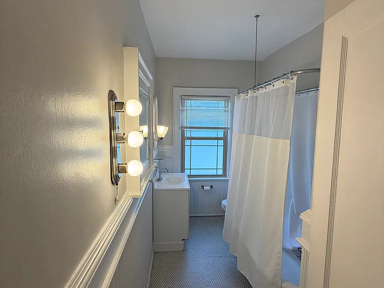 598 Ashland Ave #4 — Photo 6