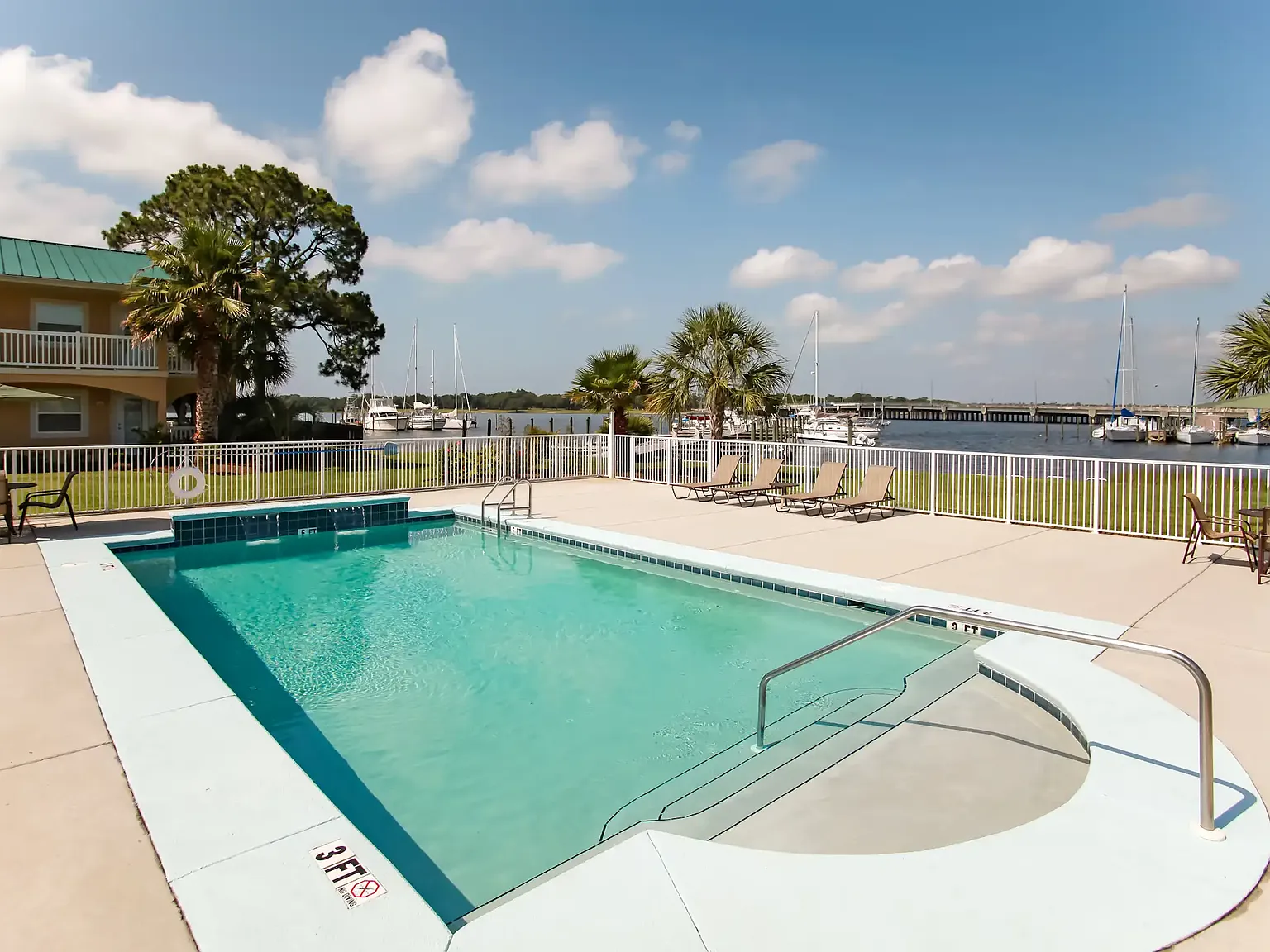 Landings of Pensacola — Photo 2