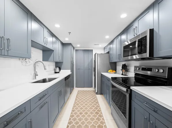 859 Jeffery Street #306, Boca Raton, FL 33487