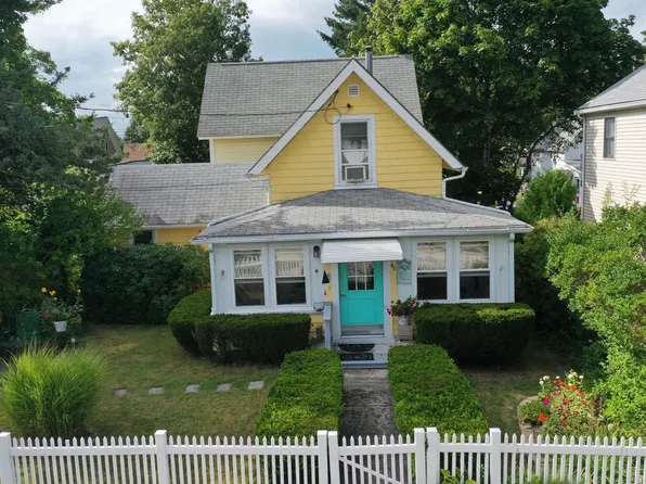 48 Highland Ave, Wareham, MA 02571