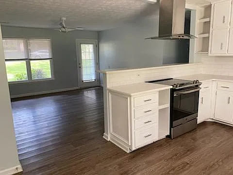 709 Redwood Park — Photo 8