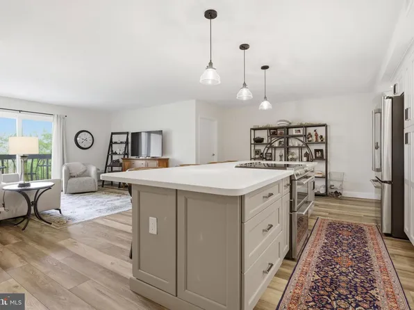 800 Avondale Rd APT 5K, Wallingford, PA 19086