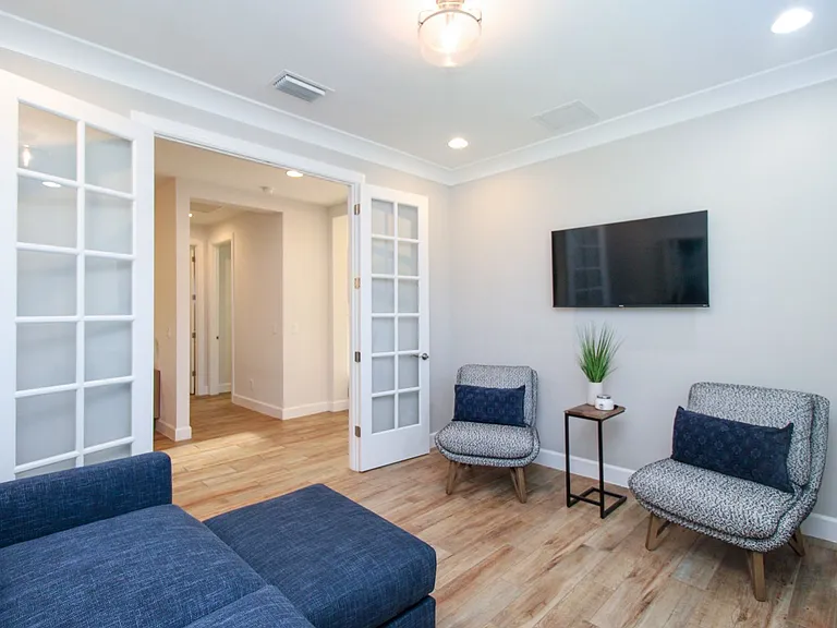 9423 Terresina Dr — Photo 17