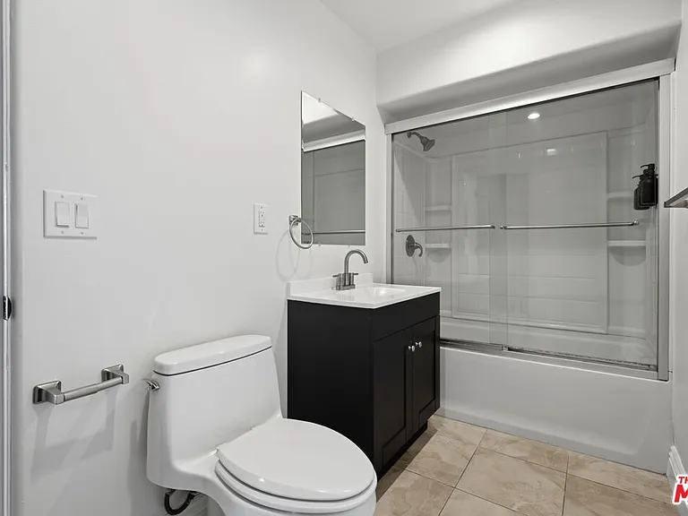 8908 Appian Way — Photo 41