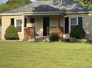 1495 Veterans Dr, De Soto, MO 63020