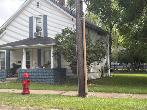 319 1st St, Rochester, MI 48307