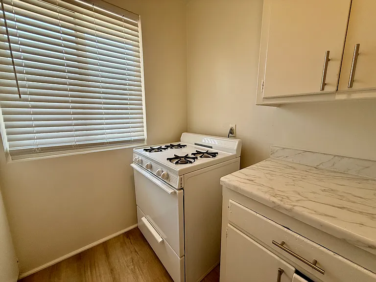 12002 Hart St #2 — Photo 7