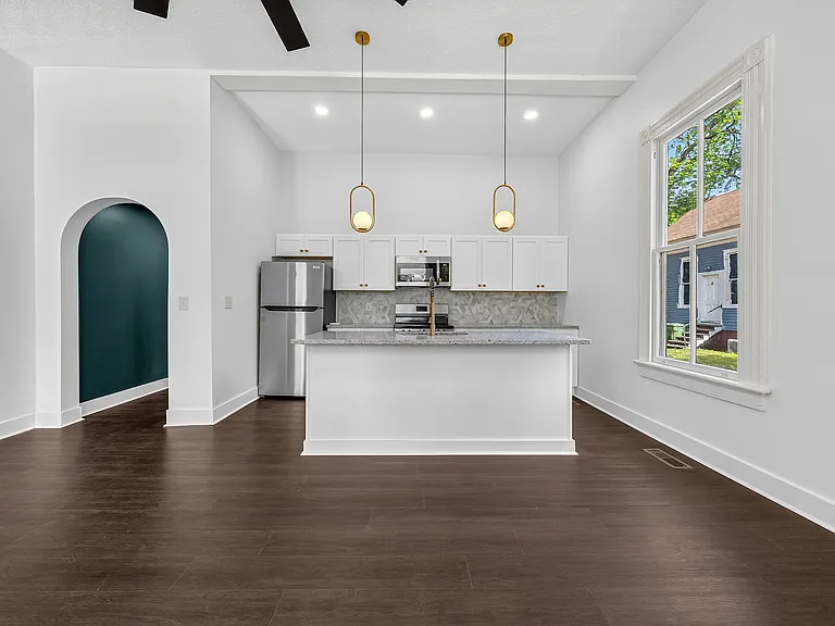2806 Beacon Ave #B — Photo 9